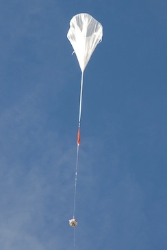 The ballon lifts off carrying the passenger pod. Photo: Zero2infinity