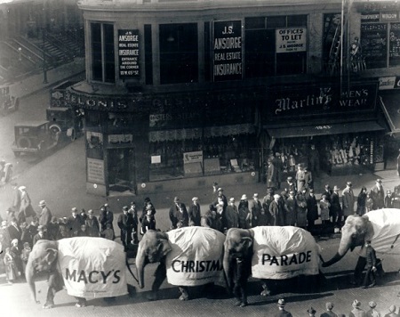 1924 - Central Park Zoo elephants participate in the parade. Photo: Macy's