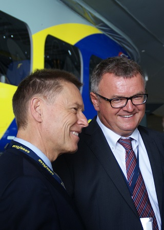Thomas Brandt (left), CEO of the Zeppelin company with Andreas Brand (right), President of the Zeppelin Foundation and Mayor of Friedrichshafen. Photo: Alvaro Bellon