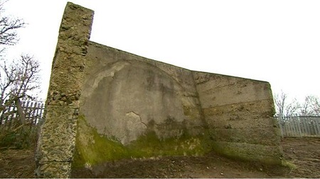 The project used specially developed techniques, including the use of diluted sheep droppings to carry out repairs.  Photo credit: BBC News