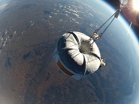 Zero2infinity’s test flight, on November 12, 2012, reached an altitude of 104,000 feet. From liftoff to touchdown, the test lasted four hours.  Image credit: Air and Space Magazine/Bloon 