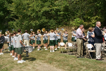 The Shenandoah “Zeps” High School Band playing the National Anthem. Photo: Alvaro Bellon